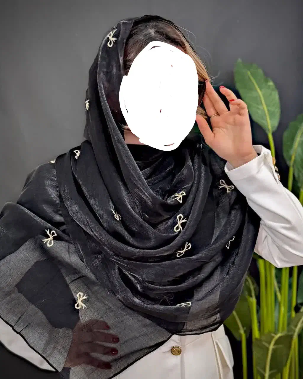 ژان ژان پاپیونی|لباس|قم, باغ پنبه|دیوار