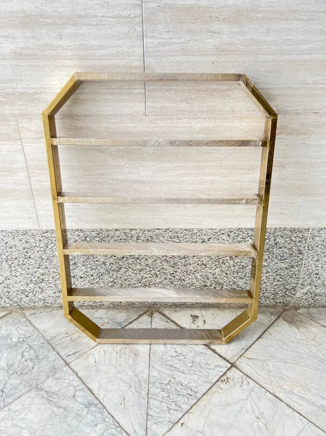 استند لاک|آرایشگاه و سالن‌های زیبایی|فشاپویه, |دیوار