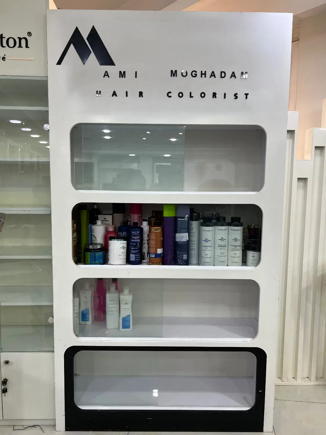 کمد در شیشه ای|آرایشگاه و سالن‌های زیبایی|تهران, تهرانسر مرکزی|دیوار