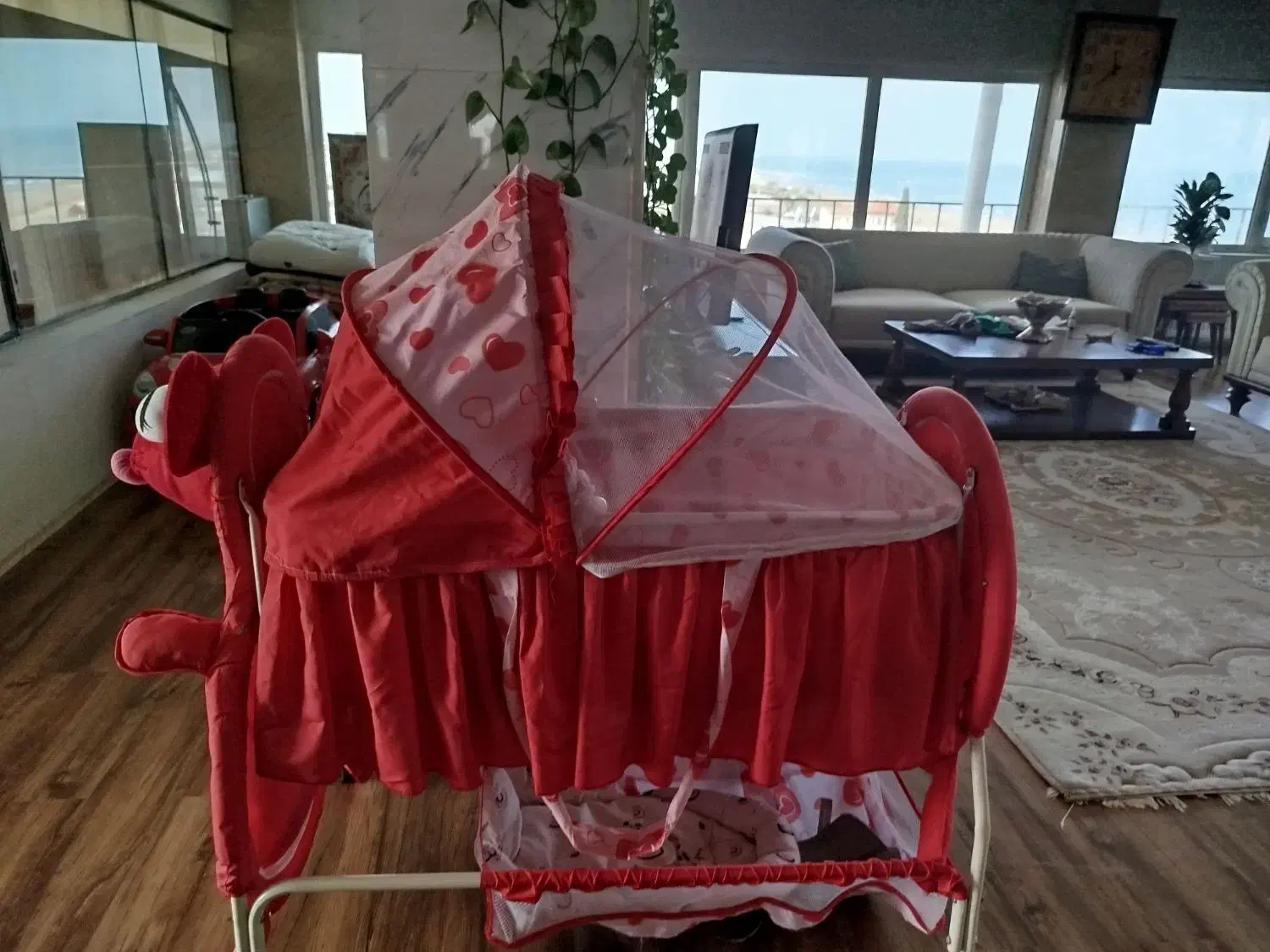 گهواره|تخت و صندلی بچه|خرم‌آباد (تنکابن), |دیوار