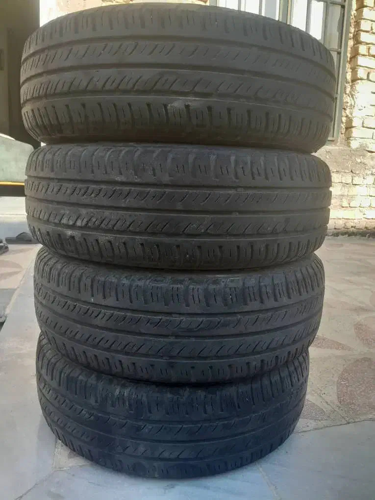 ۴ حلقه لاستیک بارز|قطعات یدکی و لوازم جانبی|شیراز, شهرک نیروی انتظامی|دیوار