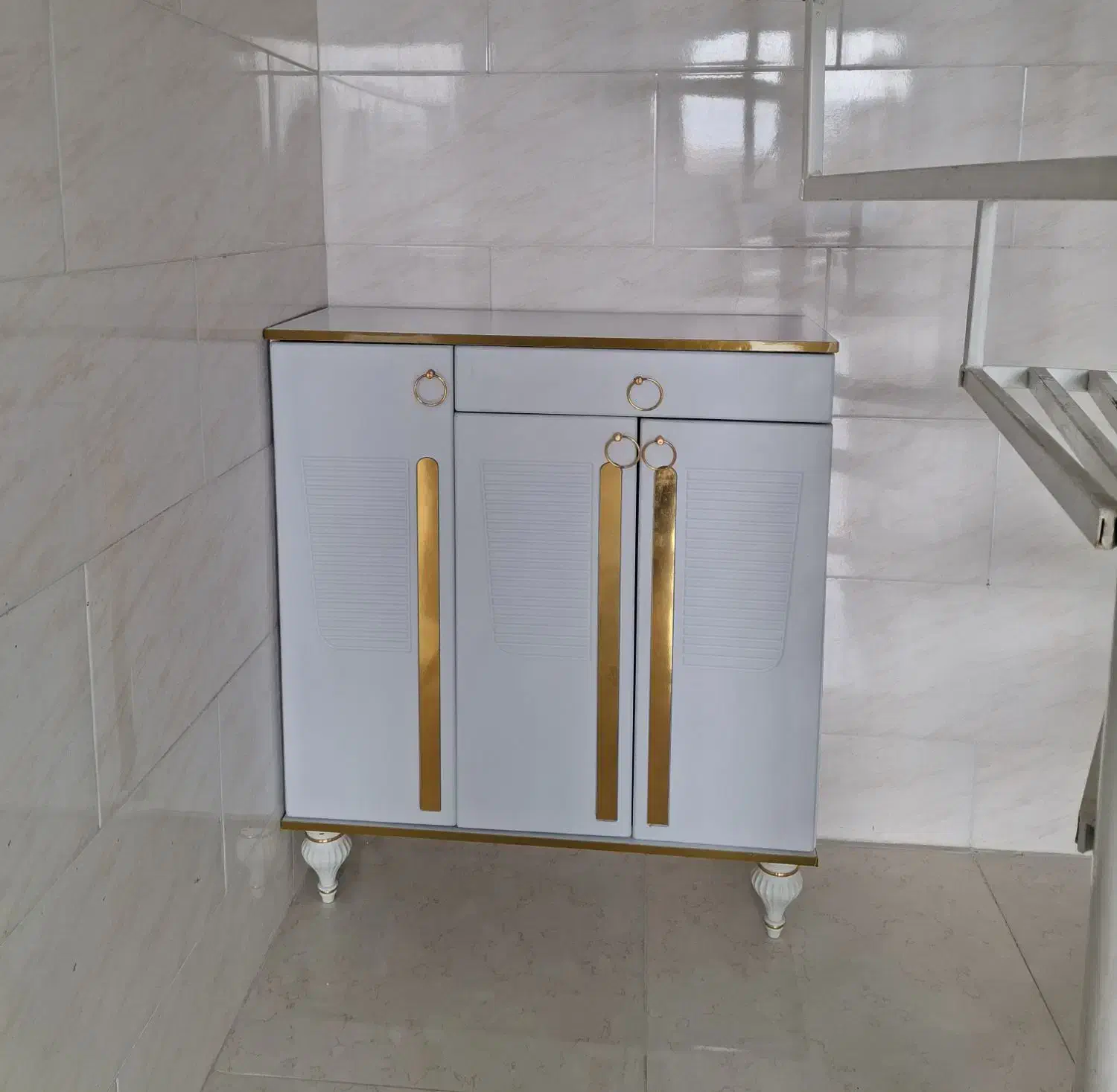 جاکفشی|جاکفشی، کمد، دراور|کازرون, |دیوار