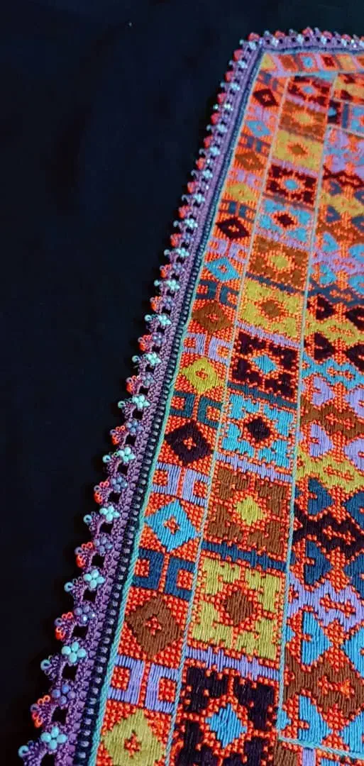 کریشی من|لباس|ایرانشهر, |دیوار