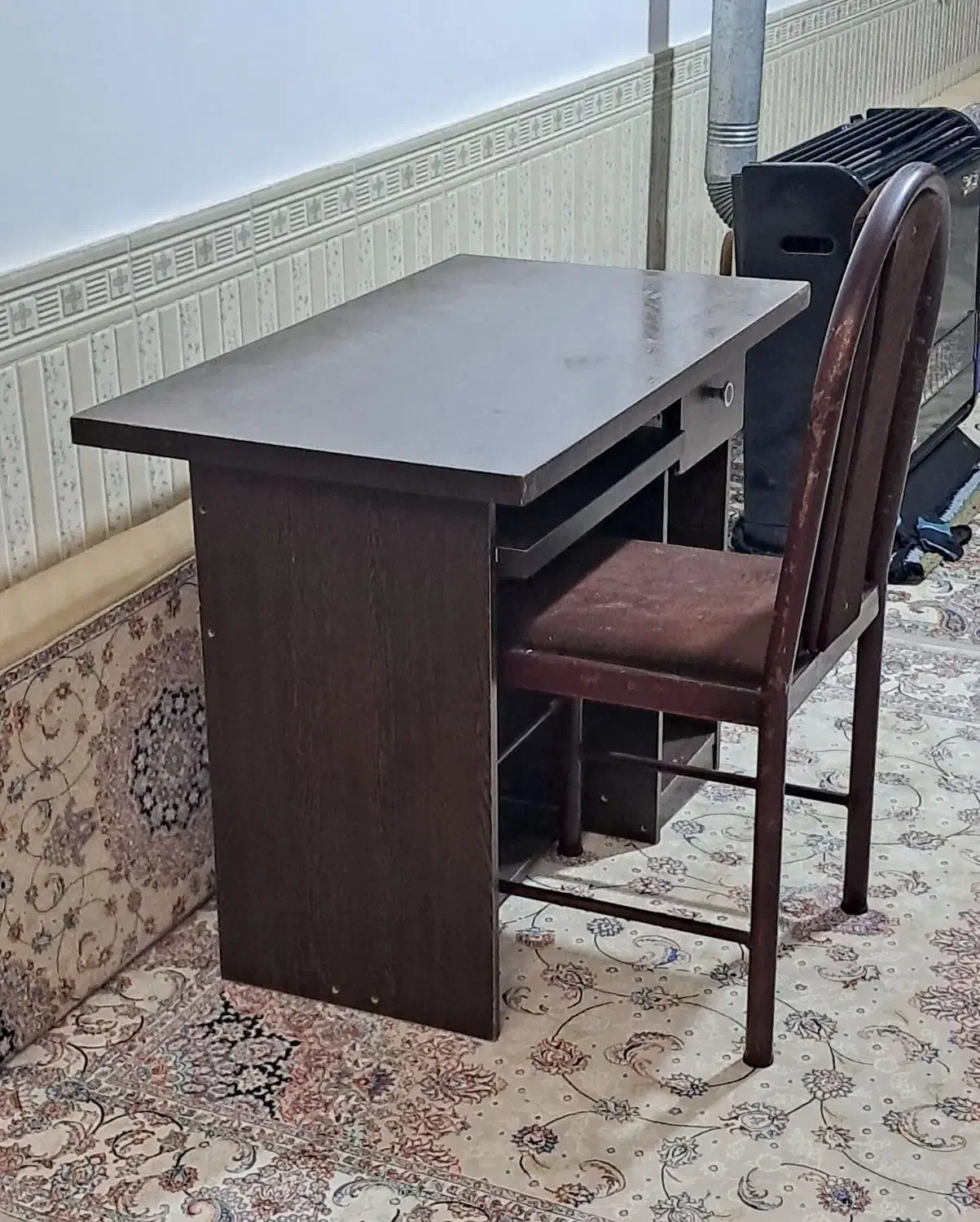 میز و صندلی|میز تحریر و کامپیوتر|ورامین, ورامین|دیوار