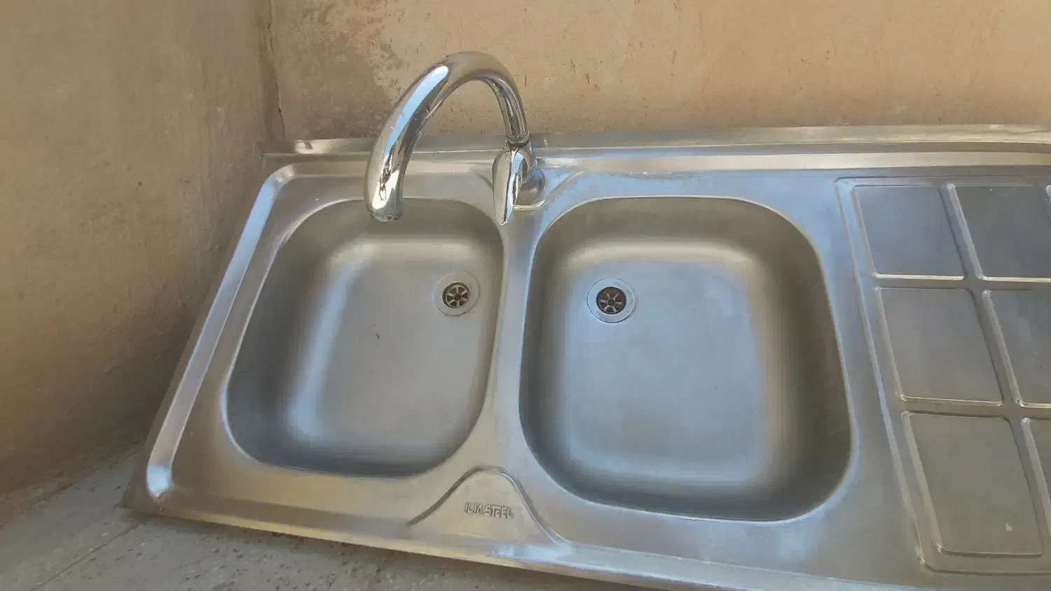 سینک و شیر آب اهرمی|مصالح و تجهیزات ساختمان|هرسین, |دیوار