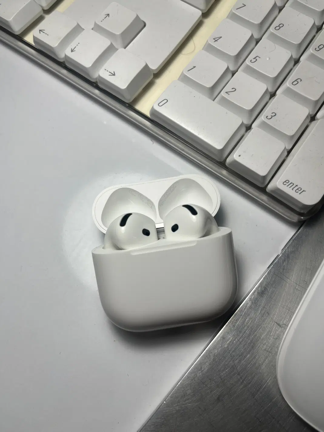 airpods 4 normal|لوازم جانبی موبایل و تبلت|شیراز, ارم|دیوار