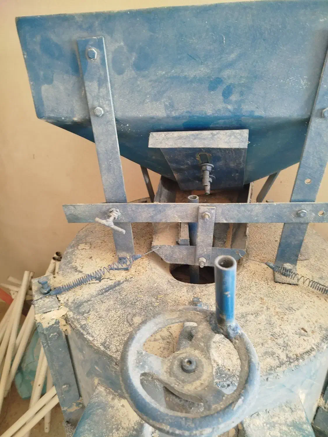 چند دستگاه آسیاب برقی|خردکن، آسیاب، غذاساز|خورموج, |دیوار