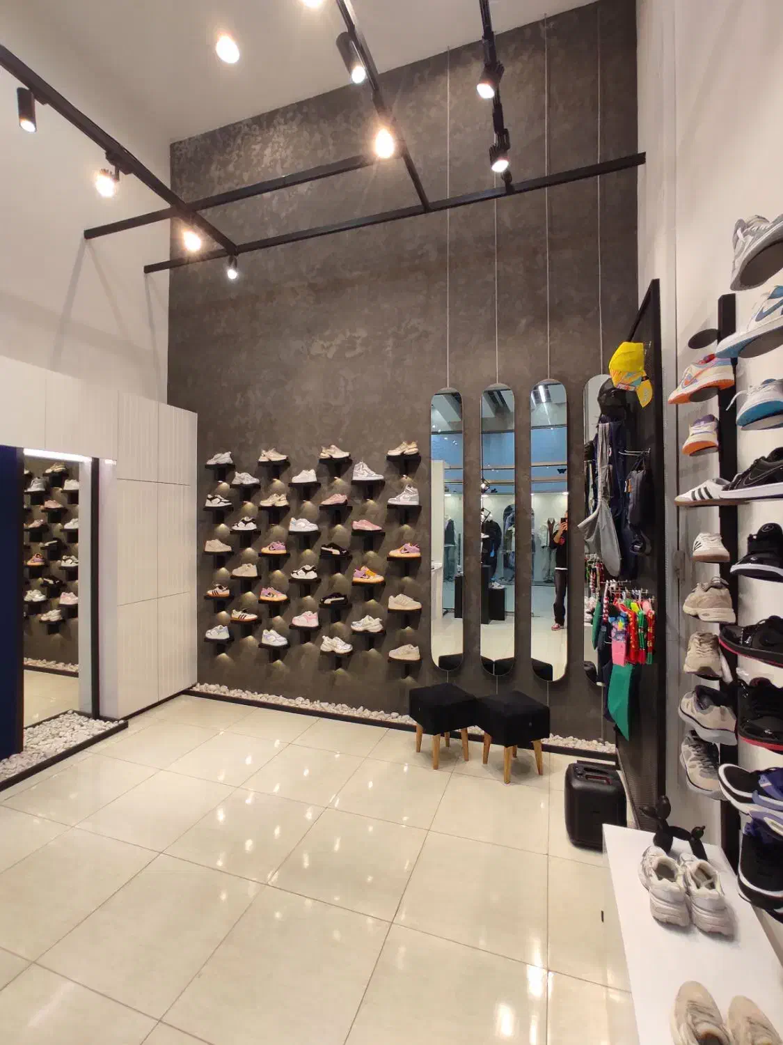 دکور بوتیک فروشی|فروشگاه و مغازه|مشهد, چهارچشمه|دیوار