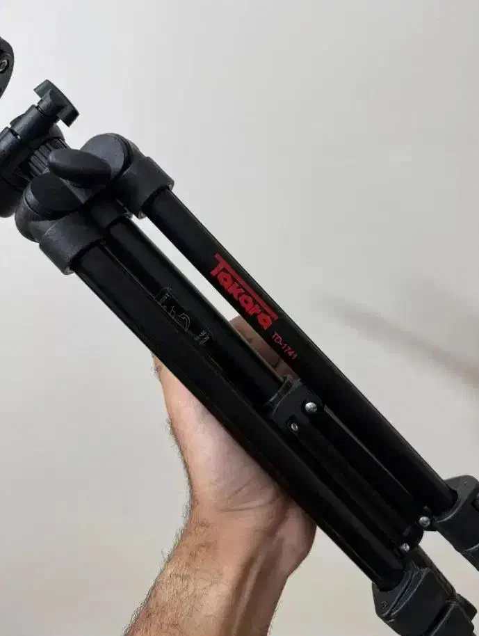 سه پایه دوربین اصل و اورجینال تاکارا|دوربین عکاسی و فیلم‌برداری|شاهین‌شهر, مخابرات (شهید بهشتی)|دیوار