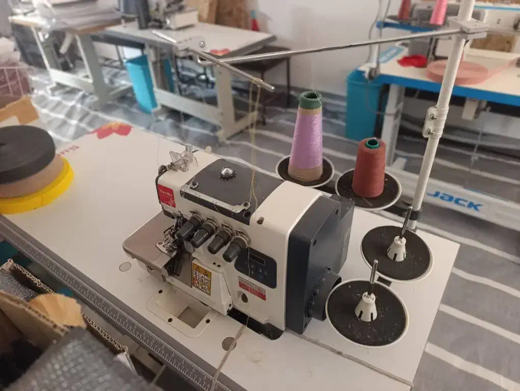 فروش تعدادی چرخ خیاطی و موتور برق در حد نو|ماشینآلات صنعتی|اردبیل, |دیوار