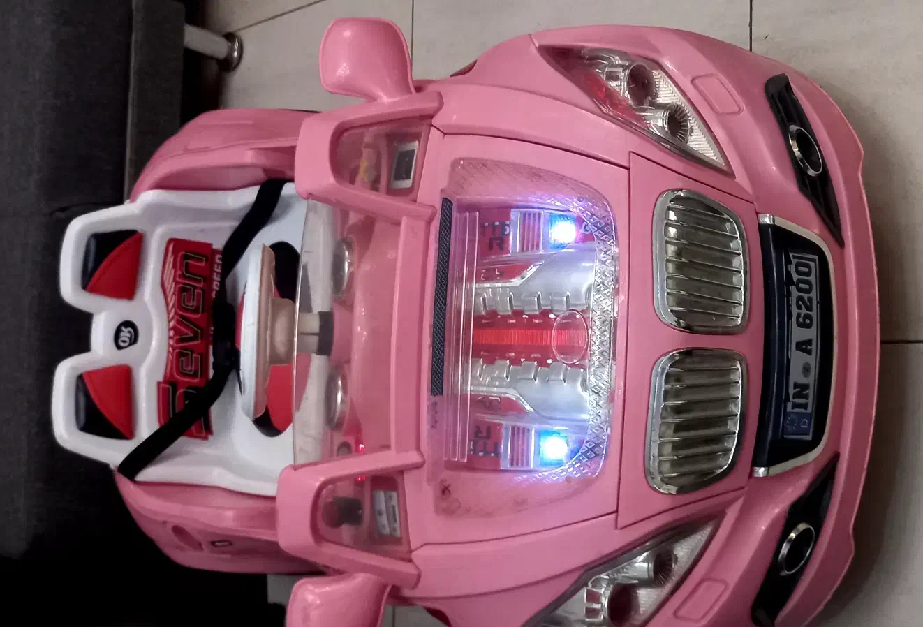 ماشین شارژی صورتی  سالم|اسباب و اثاث بچه|تهران, سردارجنگل|دیوار