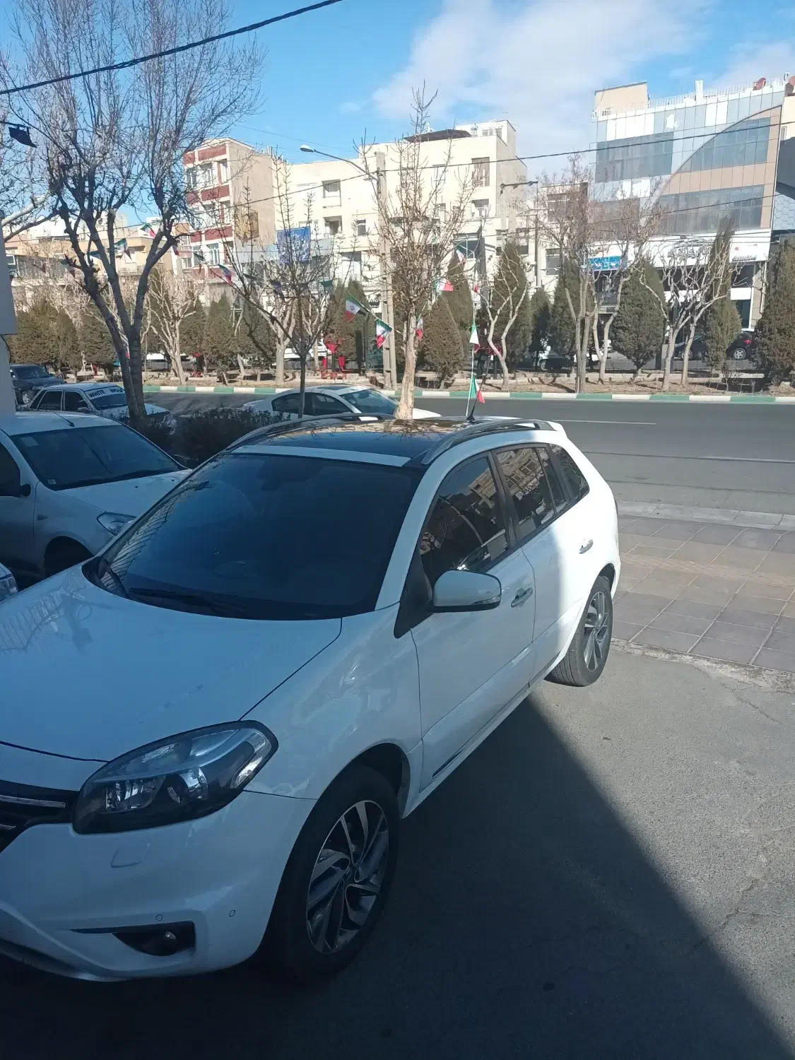 کولیوس ۲۰۱۴|خودرو سواری و وانت|کرج, حیدرآباد|دیوار