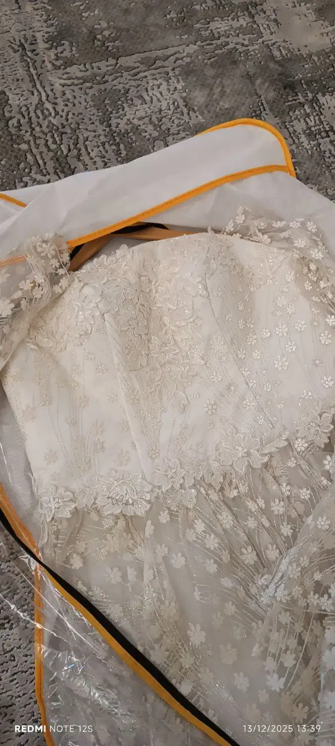 لباس عروس|لباس|گرگان, |دیوار