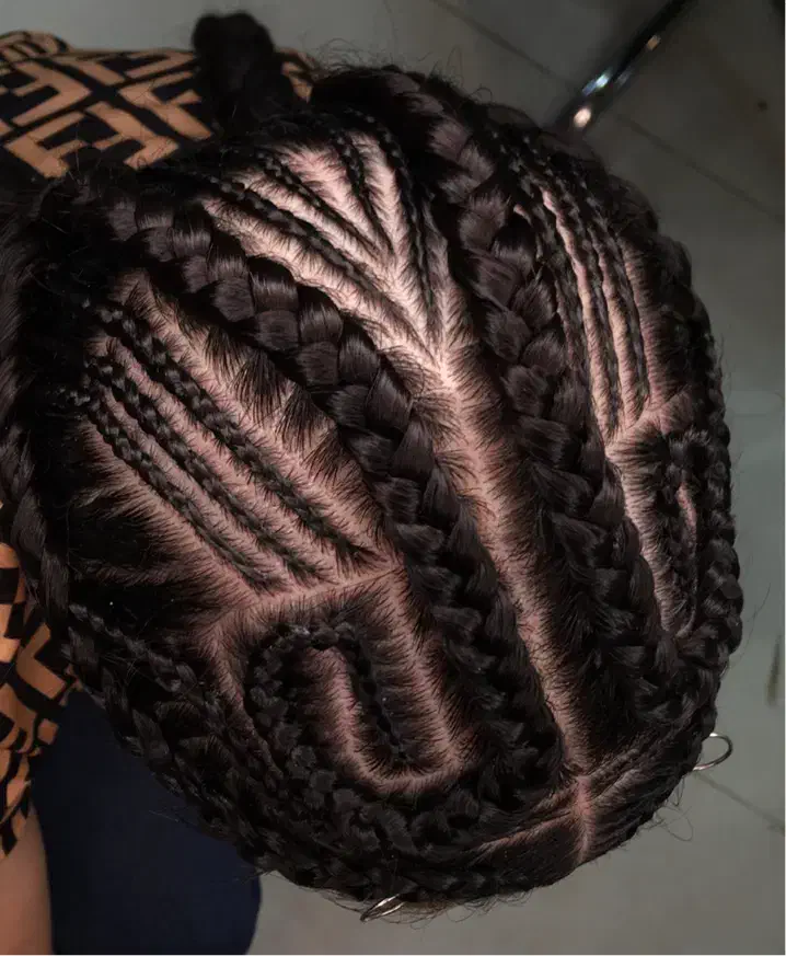 بافت مو تخصصی زیبایی با دستانی هنرمند|خدمات آرایشگری و زیبایی|اردبیل, |دیوار