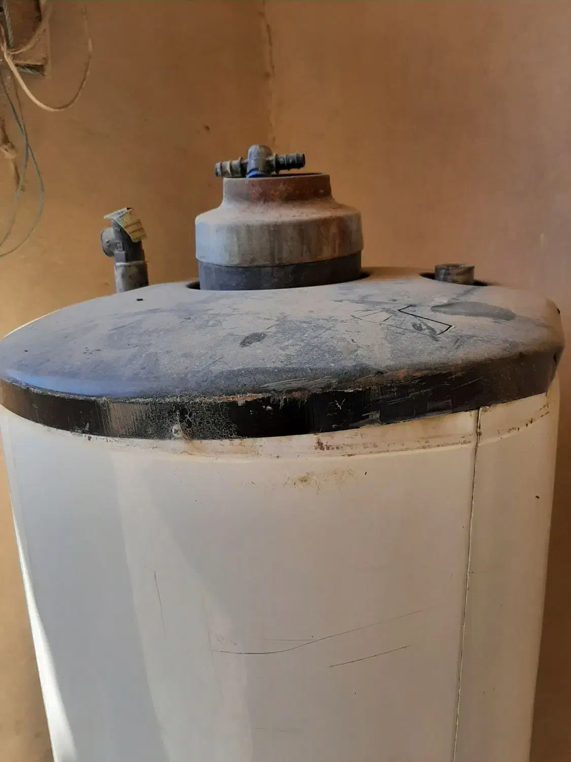 ابگرمکن نفتی قدیمی سالم|آبگرمکن، پکیج، شوفاژ|شیروان (خراسان), |دیوار