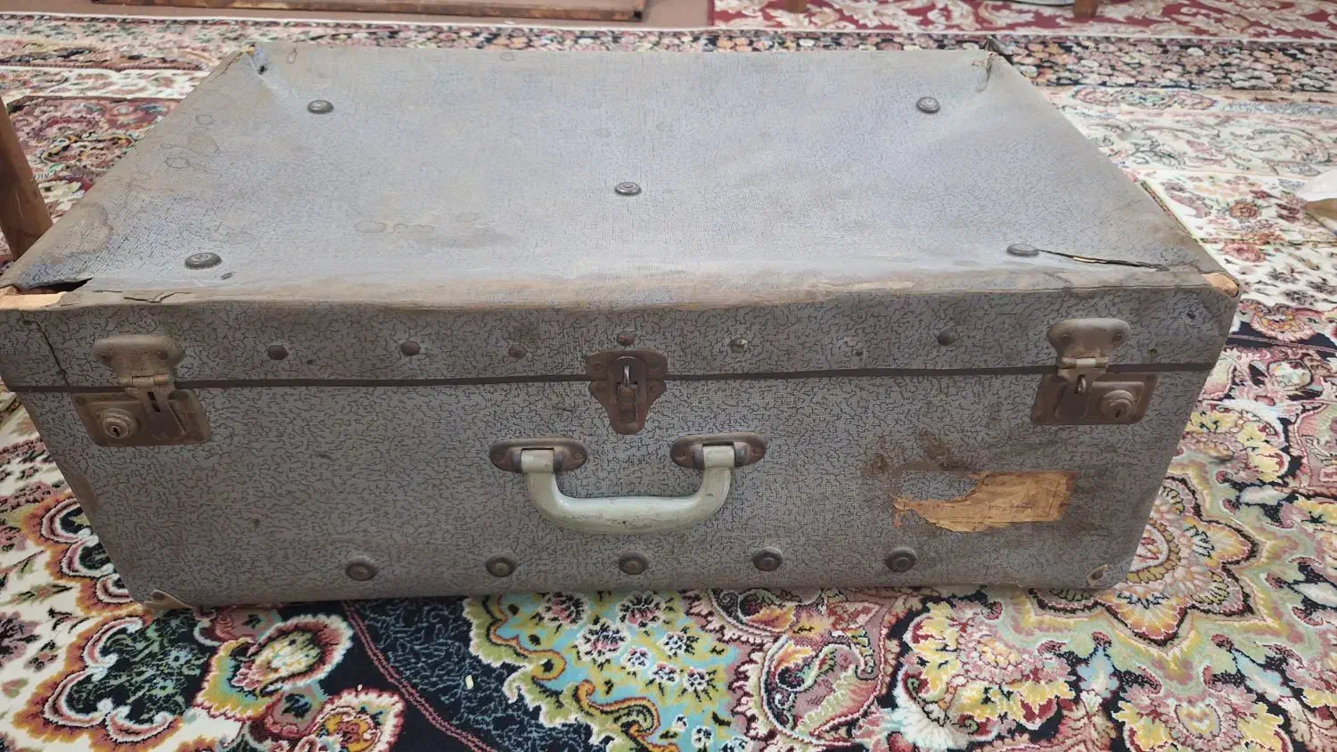 چمدان عتیقه ۸۰سال پیش|کلکسیون اشیاء عتیقه|اهواز, بهارستان|دیوار