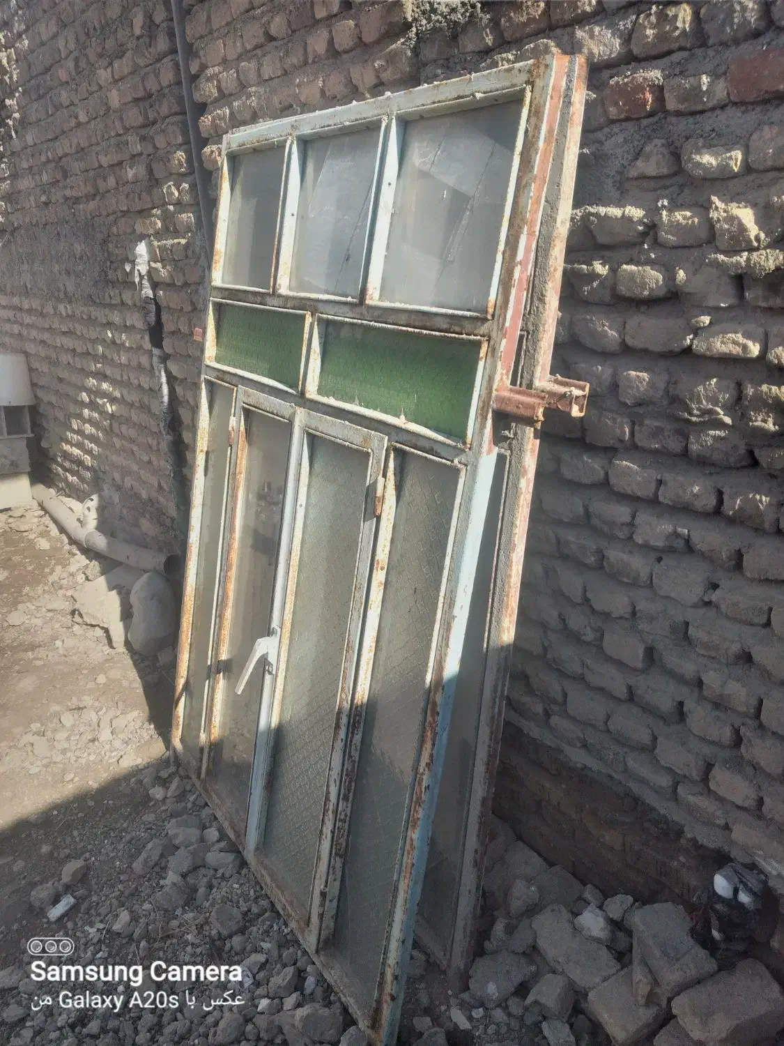 دو عدد پنجره آهنی|مصالح و تجهیزات ساختمان|گنبد کاووس, |دیوار