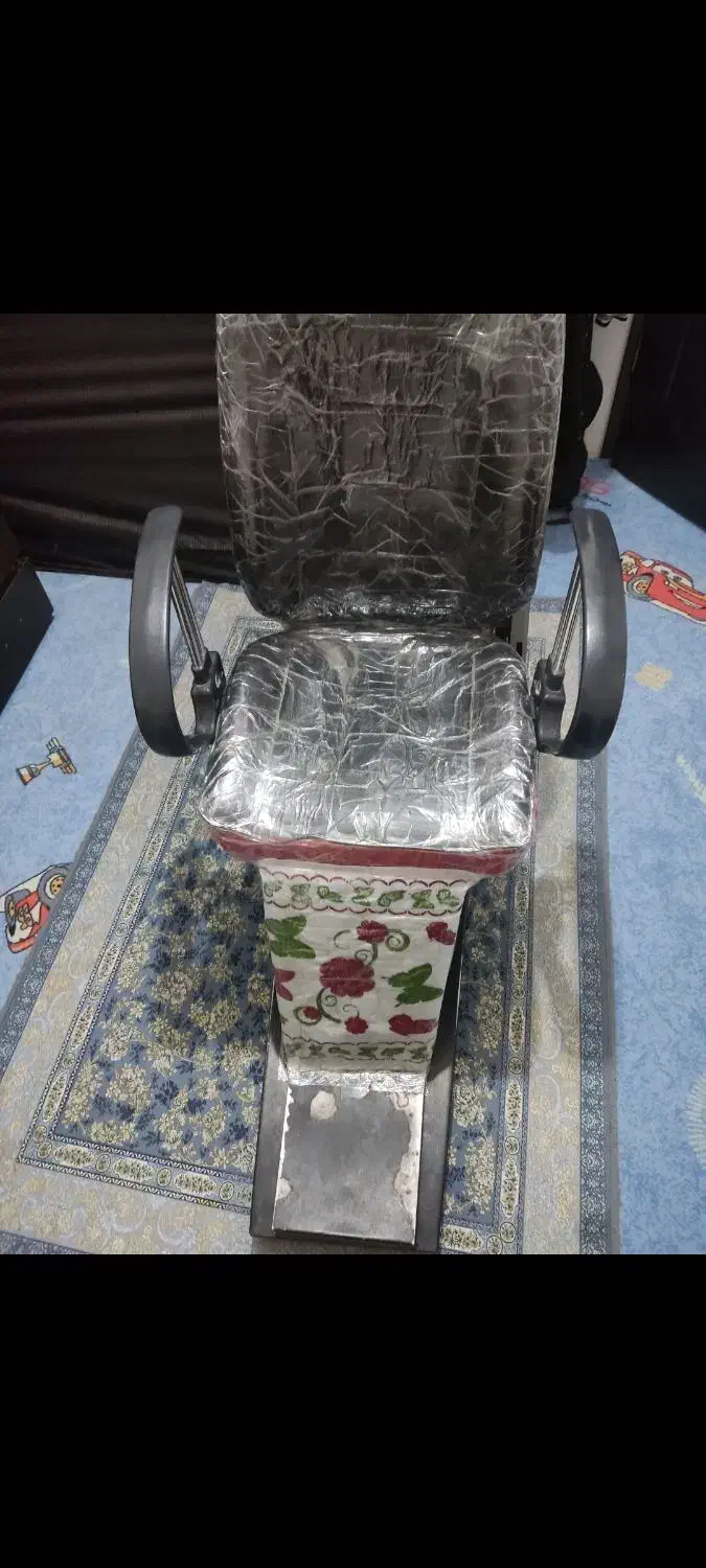 سندلی آرایشگاە ترح برقی|آرایشگاه و سالن‌های زیبایی|سنندج, |دیوار