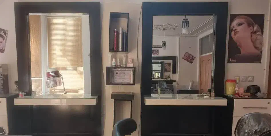 فروش فوری دکور کامل آرایشگاه با قیمت مناسب|آرایشگاه و سالنهای زیبایی|اصفهان, فرهنگیان|دیوار