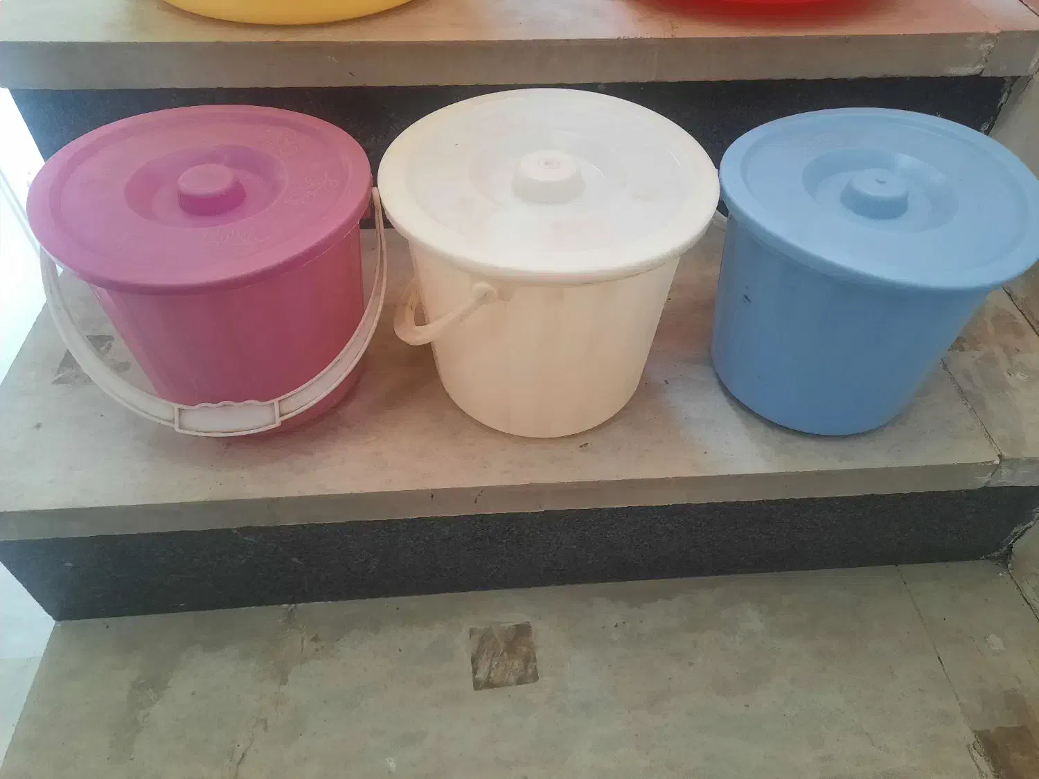 سطل|ظروف نگهدارنده، پلاستیکی، یک‌بارمصرف|همدان, |دیوار