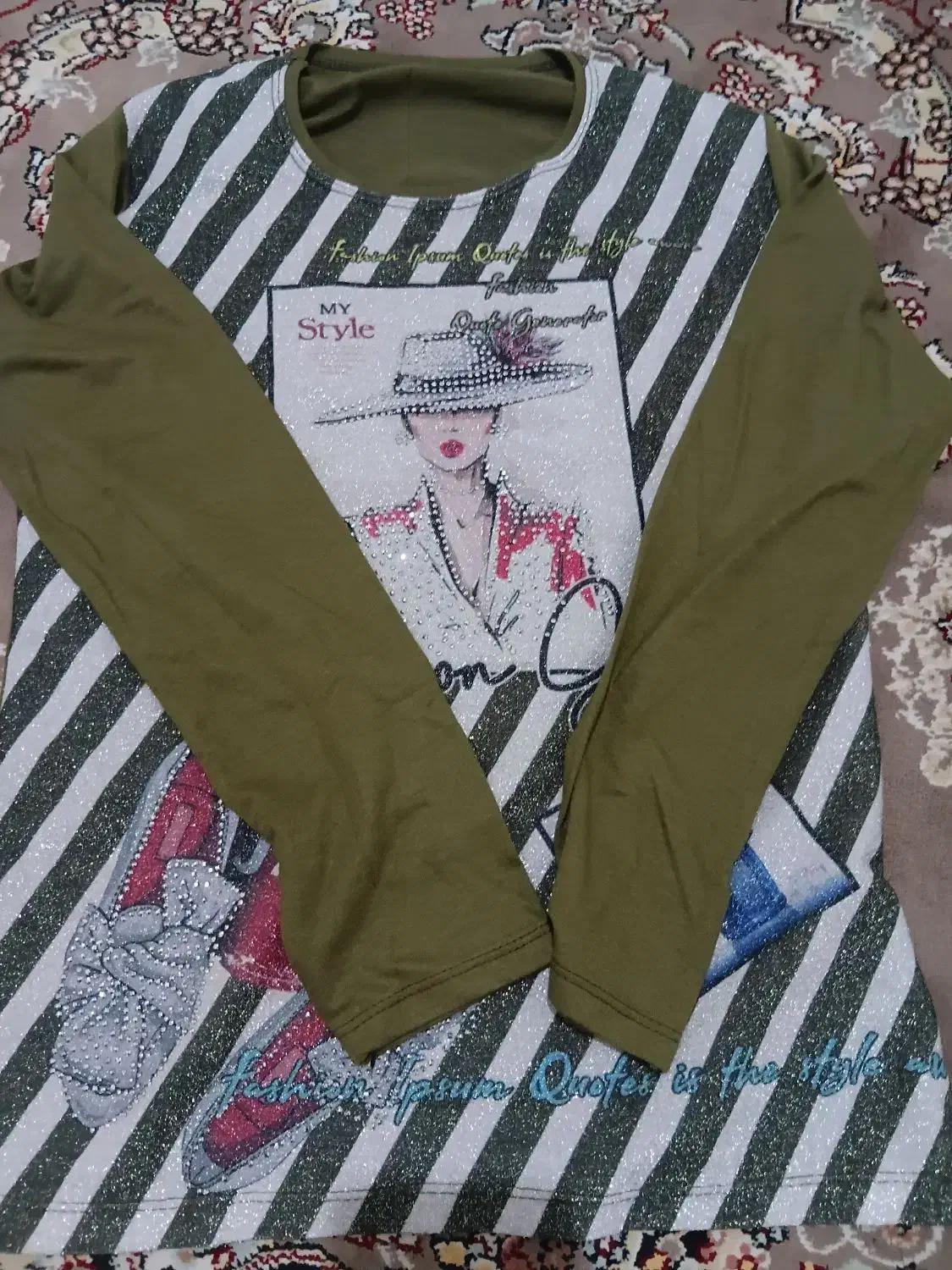 لباس|لباس|رشت, لاکان|دیوار