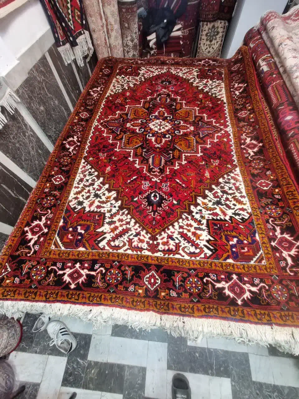 فرش آبی گل مهربان|فرش|مراغه, |دیوار