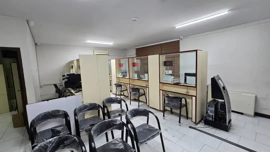 اجاره سند اداری ۱۳۰متر فول امکانات بر انقلاب|اجارهٔ دفتر کار، اتاق اداری، مطب|تهران, فلسطین (میدان انقلاب)|دیوار