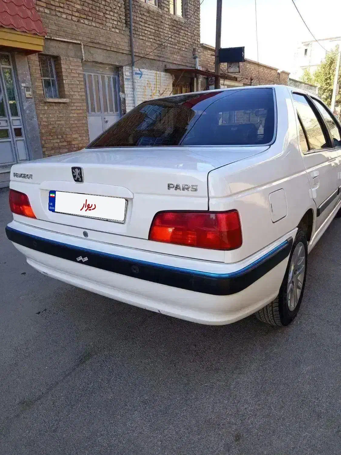 پژو پارس مدل 401 سفارشی چهارچرخ دیسک مانیتوردار|خودرو سواری و وانت|اسدآباد, |دیوار