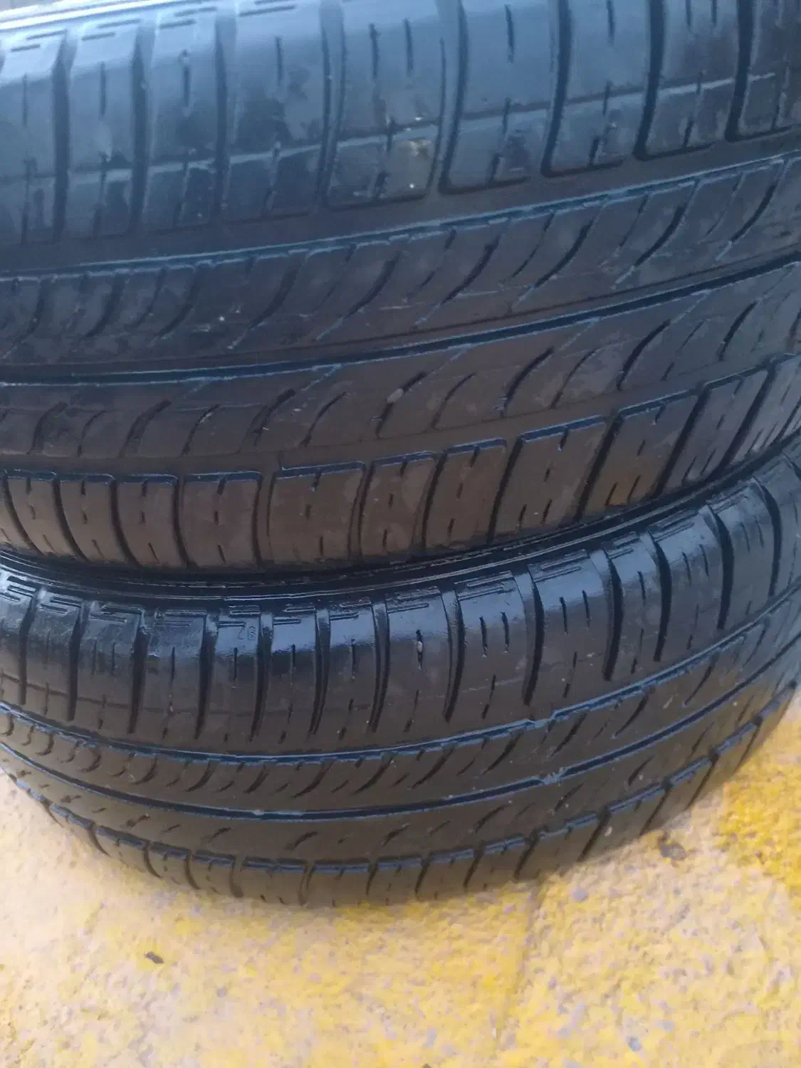 لاستیک رانا|قطعات یدکی و لوازم جانبی|رشت, پیرکلاچای|دیوار