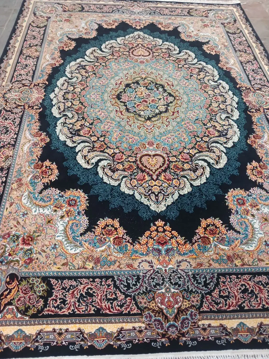 دوتخته فرش ۹متر خوش نقشه ۷۰۰اصل|فرش|ورامین, ریحان آباد|دیوار