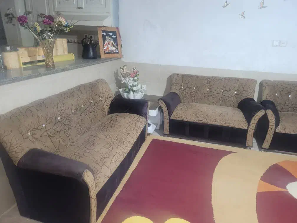 مبل ۷ نفره|مبلمان خانگی و میز عسلی|شیراز, ریاستی|دیوار