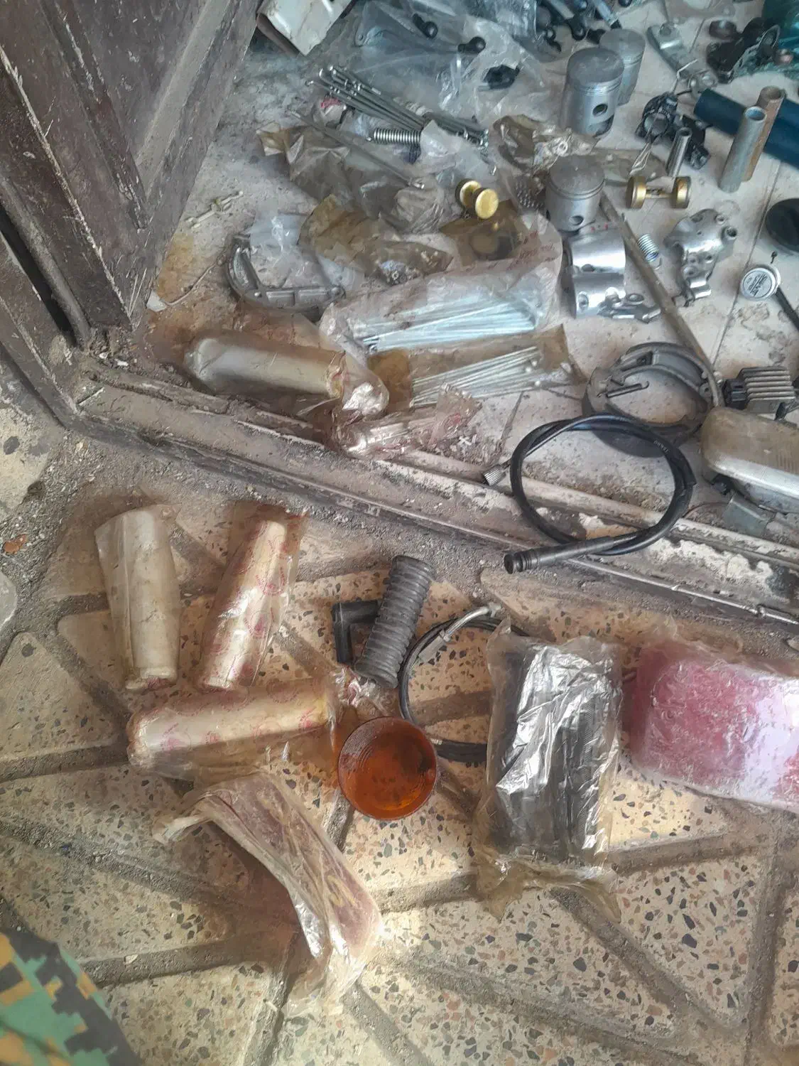 قطعات موتور سیکلت|قطعات یدکی و لوازم جانبی|زنجان, |دیوار