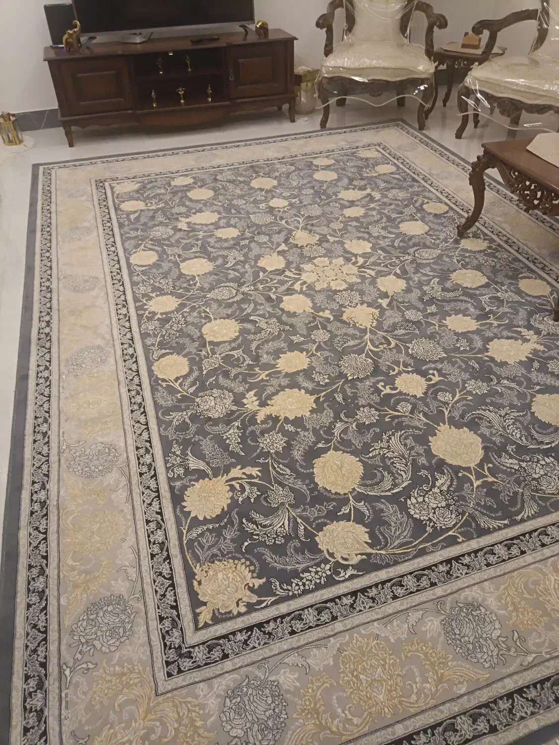 فرش ۹متری ۷۰۰شانه|فرش|ازنا, |دیوار