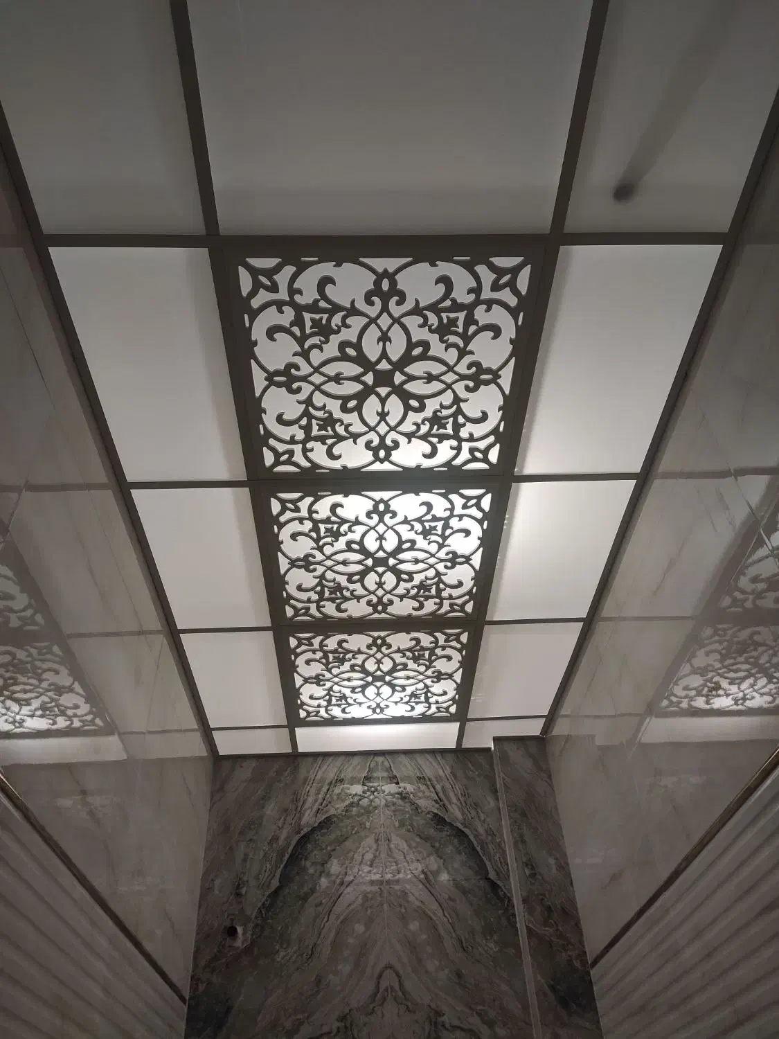 نصب انواع سقف کاذب ارمسترانگ و دیوارپوش|خدمات پیشه و مهارت|رشت, رشتیان|دیوار