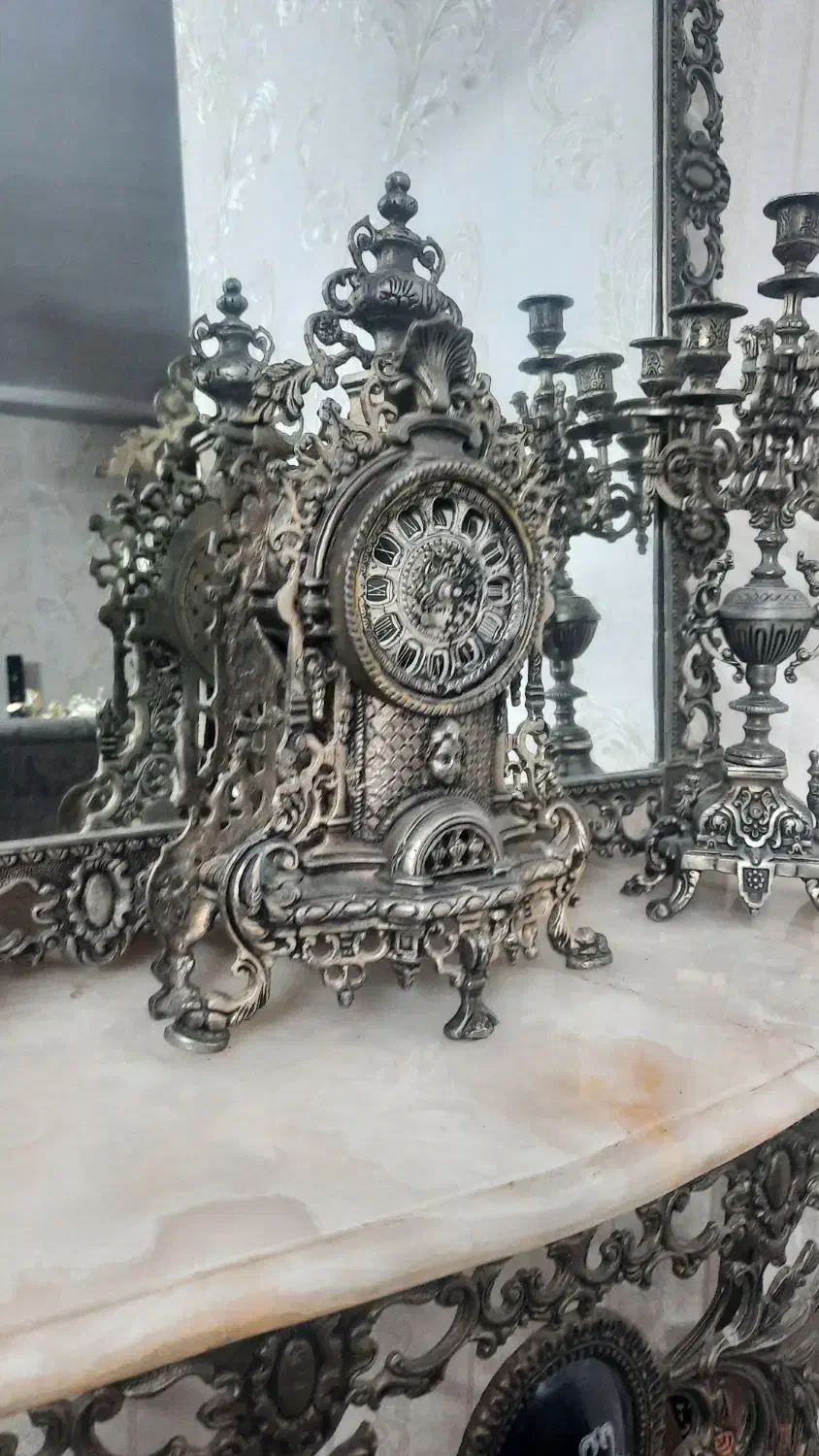 اینه کنسول و ساعت برنجی|بوفه، ویترین، کنسول|قرچک, میرزائی جنوبی|دیوار