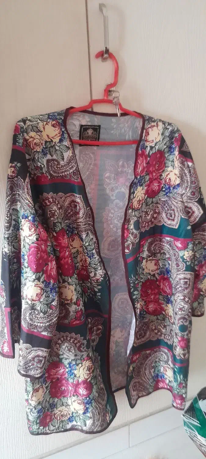 مانتو|لباس|رودهن, |دیوار