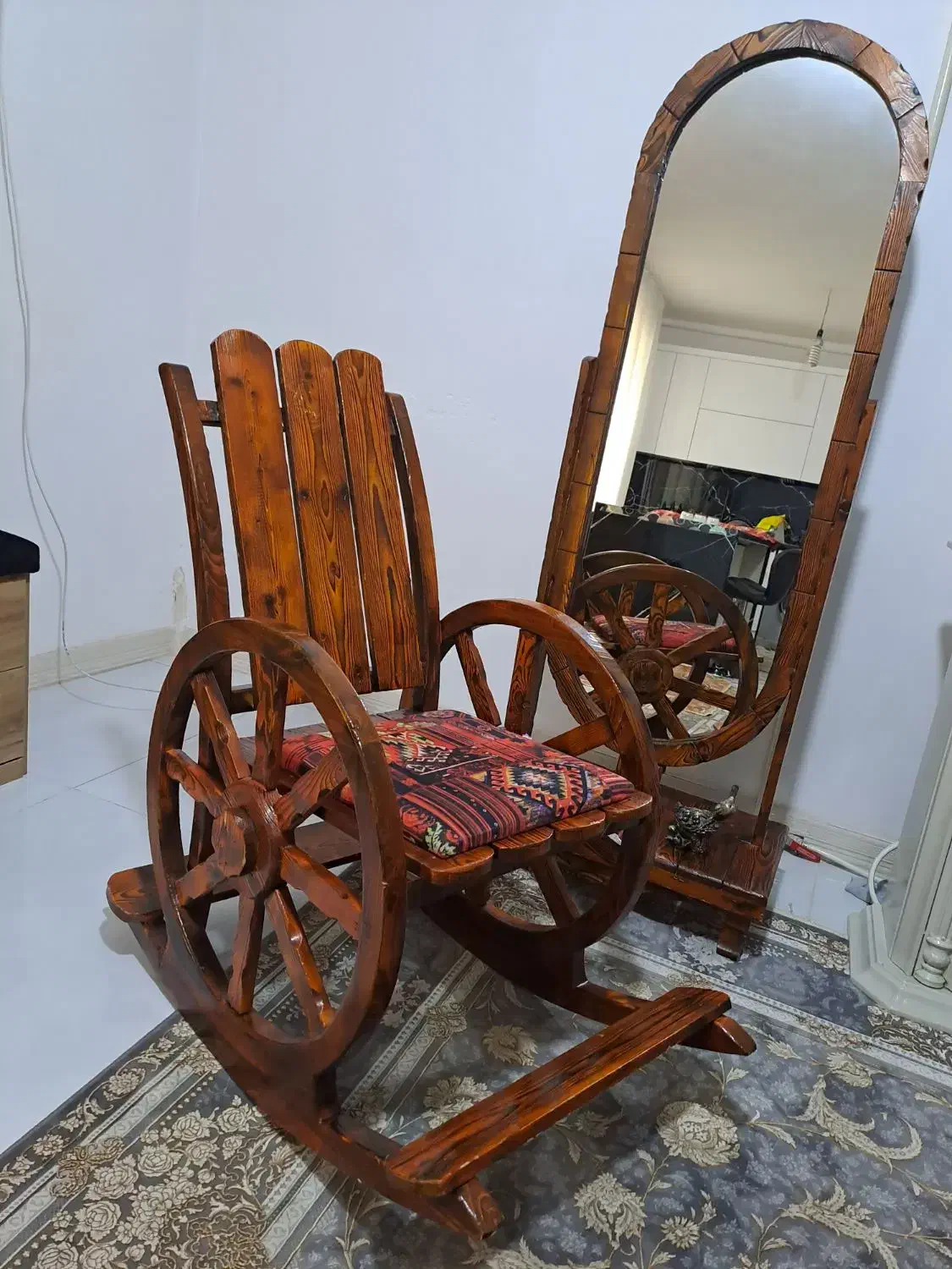 ست آیینه و صندلی راک|مبلمان خانگی و میز عسلی|قرچک, زیبا شهر|دیوار