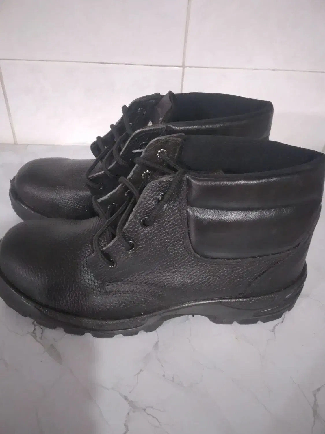 کفش ایمنی|کیف، کفش، کمربند|قهدریجان, |دیوار