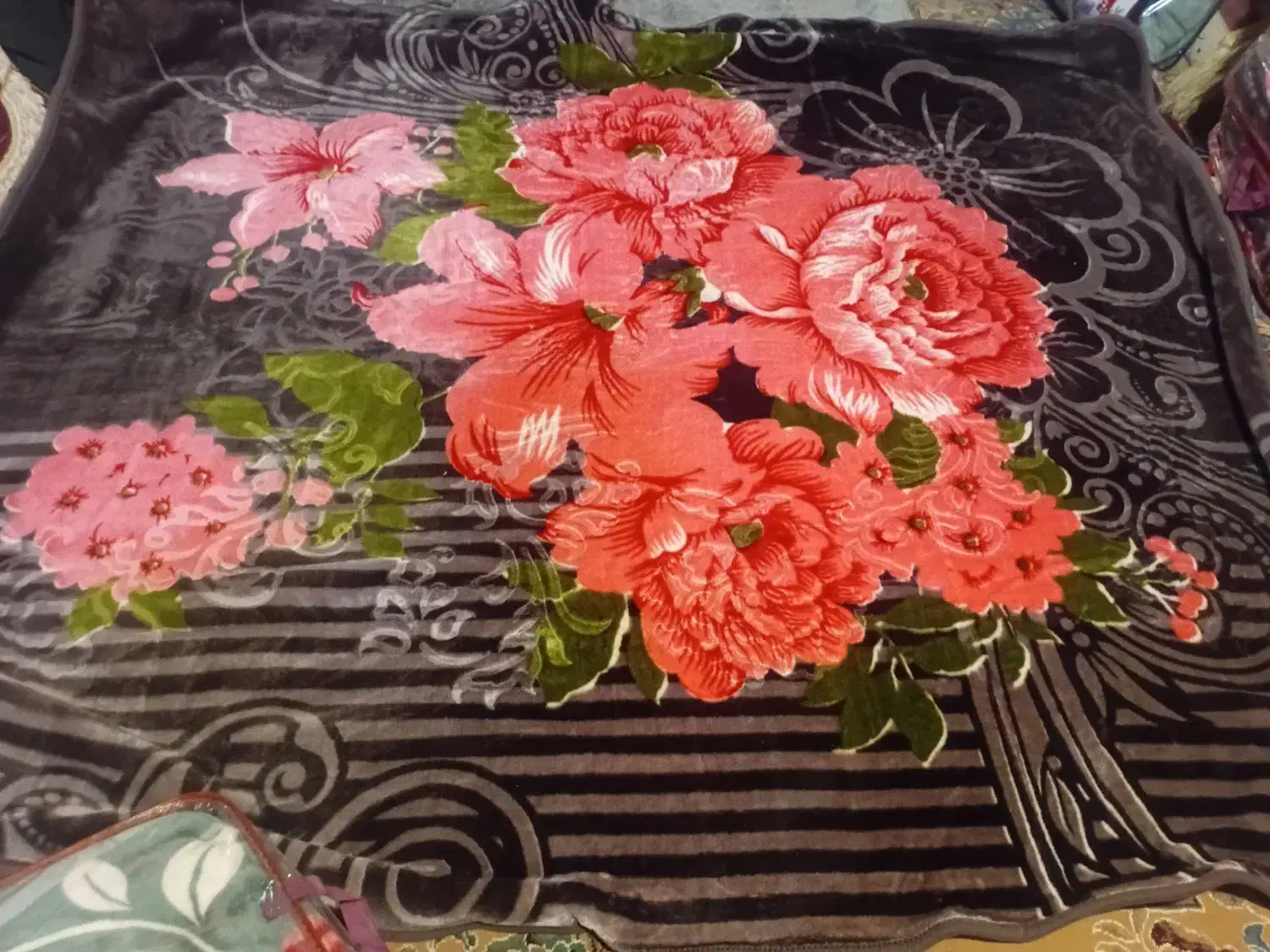 پتو دونفره خارجی گل برجسته|رختخواب، بالش، پتو|جم, |دیوار