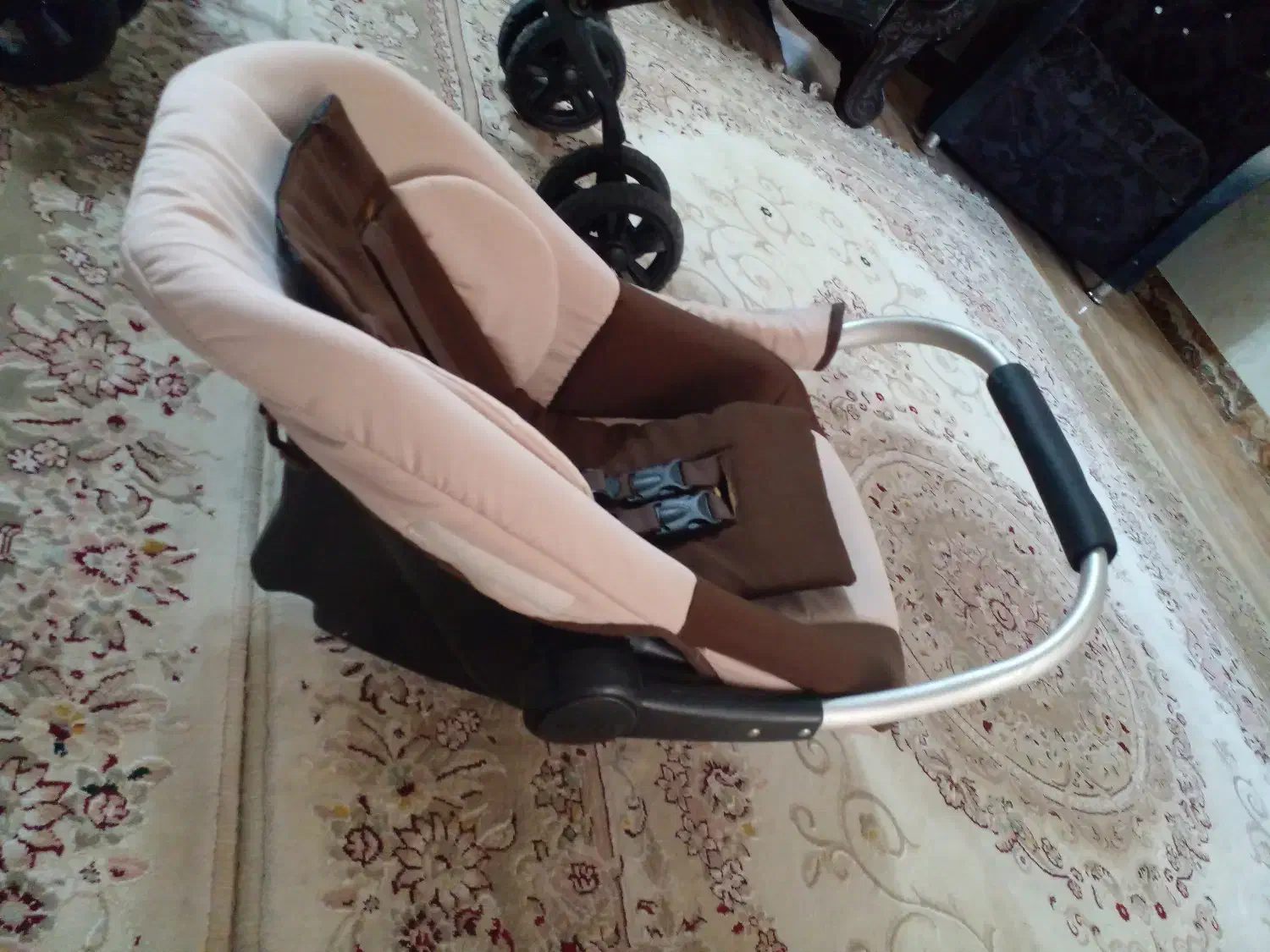 لوازم کودک|کالسکه و لوازم جانبی|صومعهسرا, |دیوار