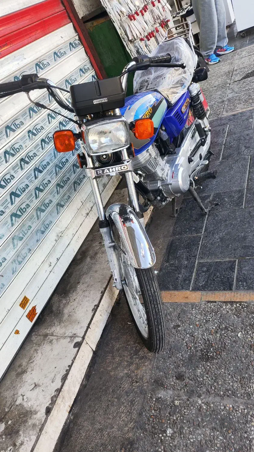 125|موتورسیکلت|شیراز, زند|دیوار