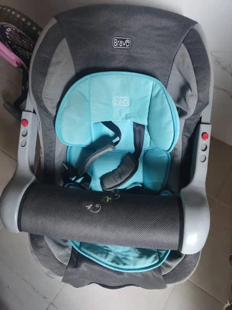 صندلی ماشین کودک|تخت و صندلی بچه|زرقان, |دیوار