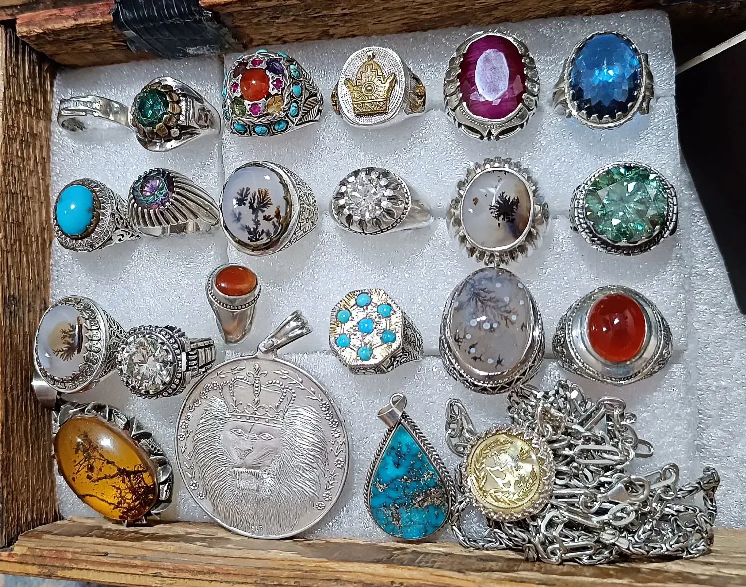 انگشتر نقره کلکسیونی و تعدادی زنجیرپلاک|جواهرات|تهران, نجات اللهی|دیوار