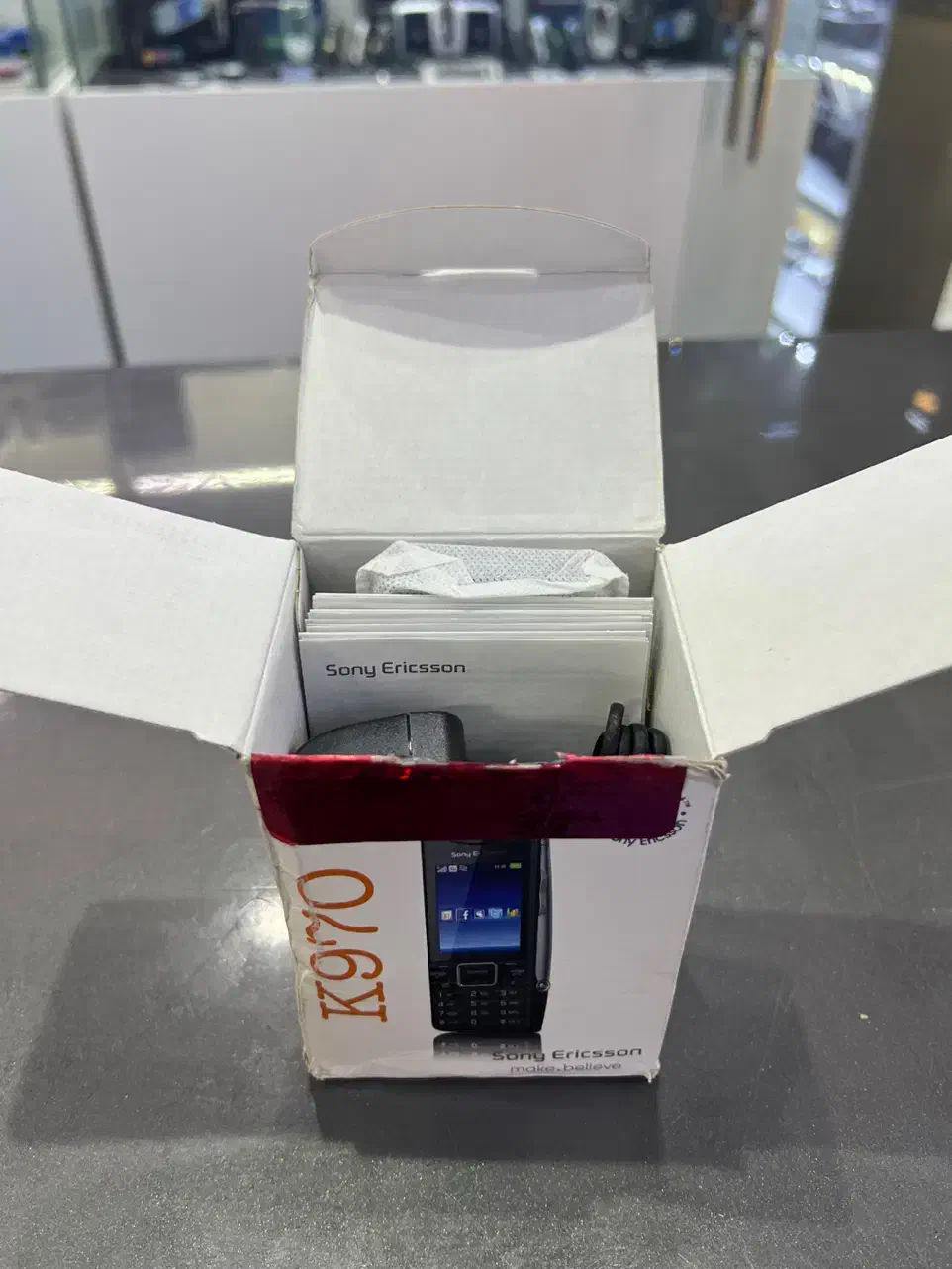 گوشی موبایل اصلی سونی اریکسون K970آکبند|موبایل|تهران, شیخ هادی|دیوار