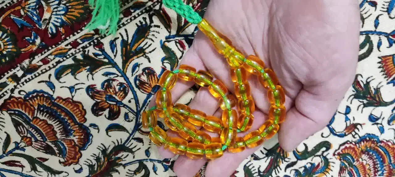 تسبیح سندلوس قدیمی المانی|کلکسیون اشیاء عتیقه|لاهیجان, لیالستان|دیوار