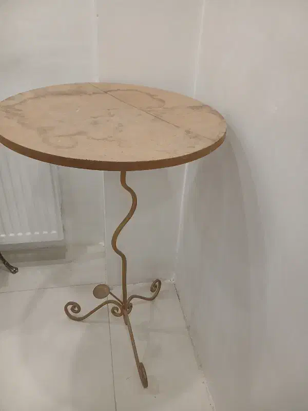 میز خاطره|میز تلفن|اراک, |دیوار