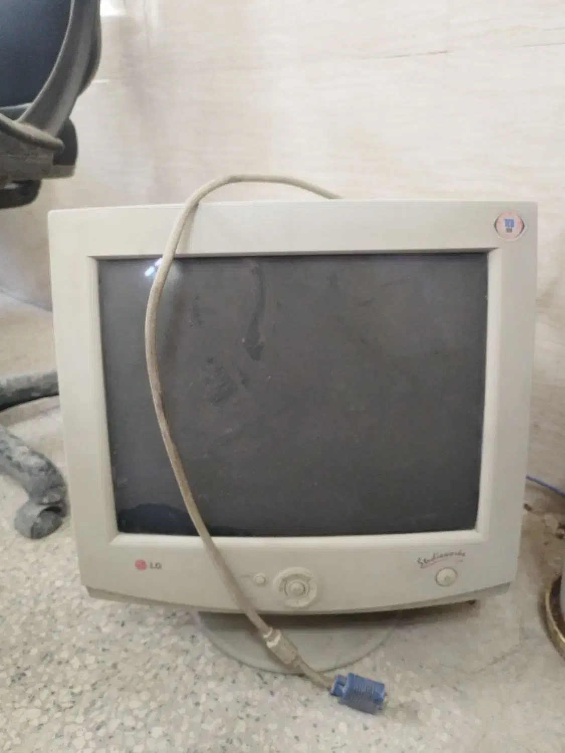 مانیتور قدیمی ال جی سالم|قطعات و لوازم جانبی رایانه|شیراز, شهرک صنعتی شیراز|دیوار