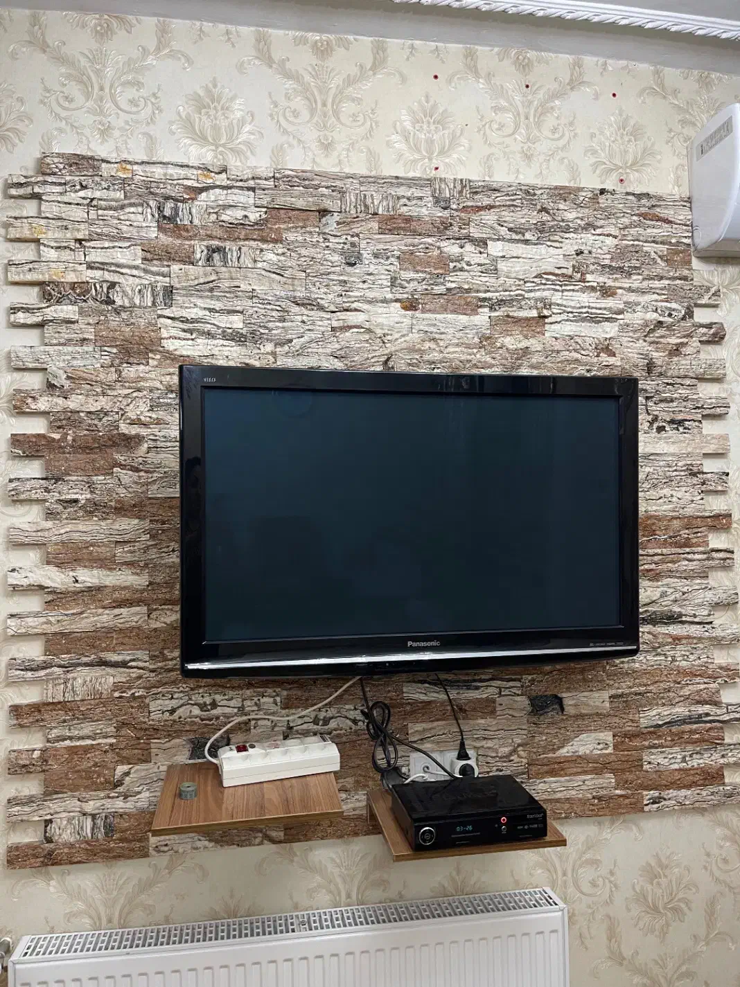تلویزیون Panasonic ۴۲اینچ|تلویزیون و پروژکتور|آستارا, |دیوار