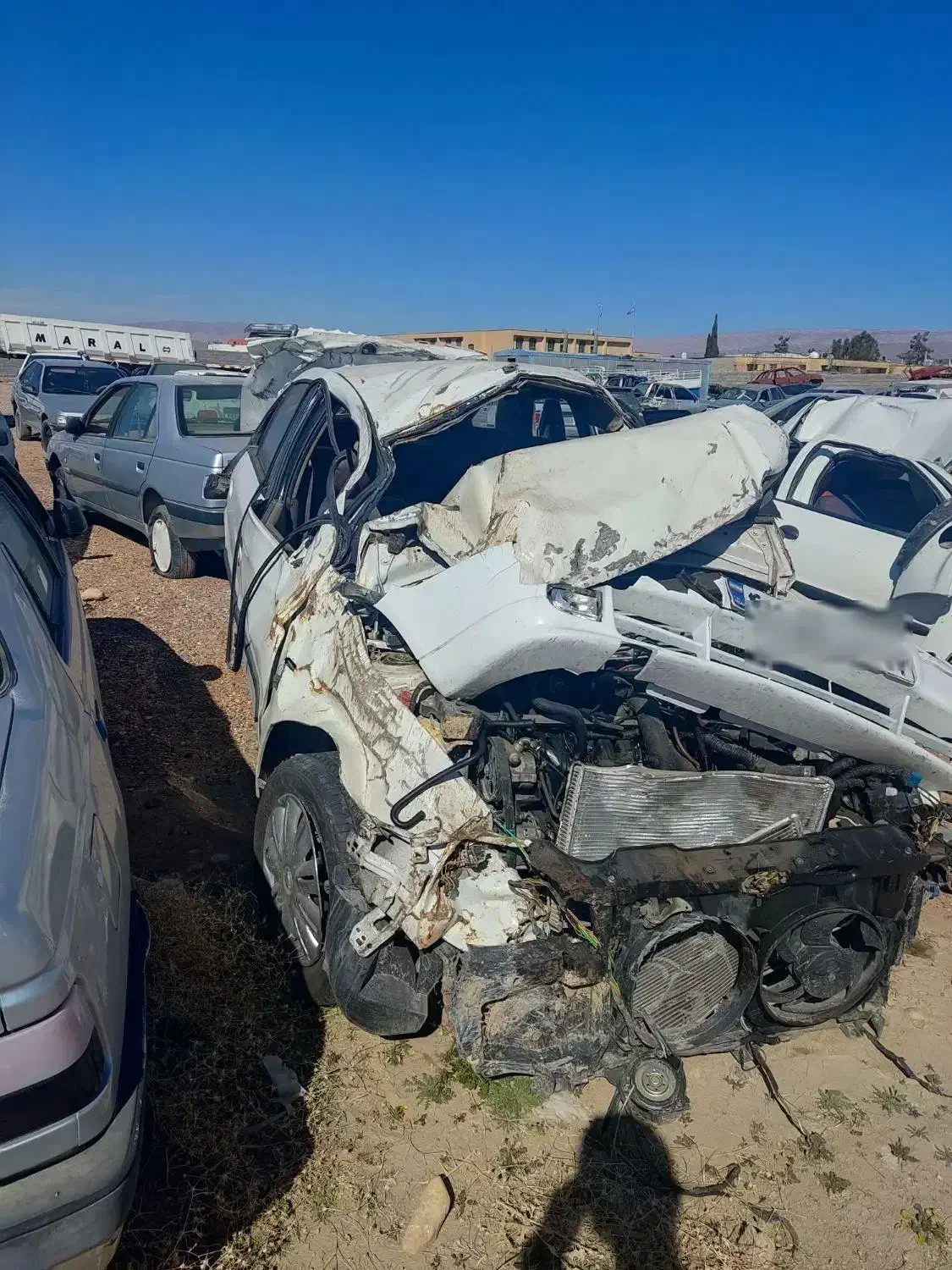 فروش ماشین تصادفی|خودرو سواری و وانت|شیراز, شهرک گلستان|دیوار