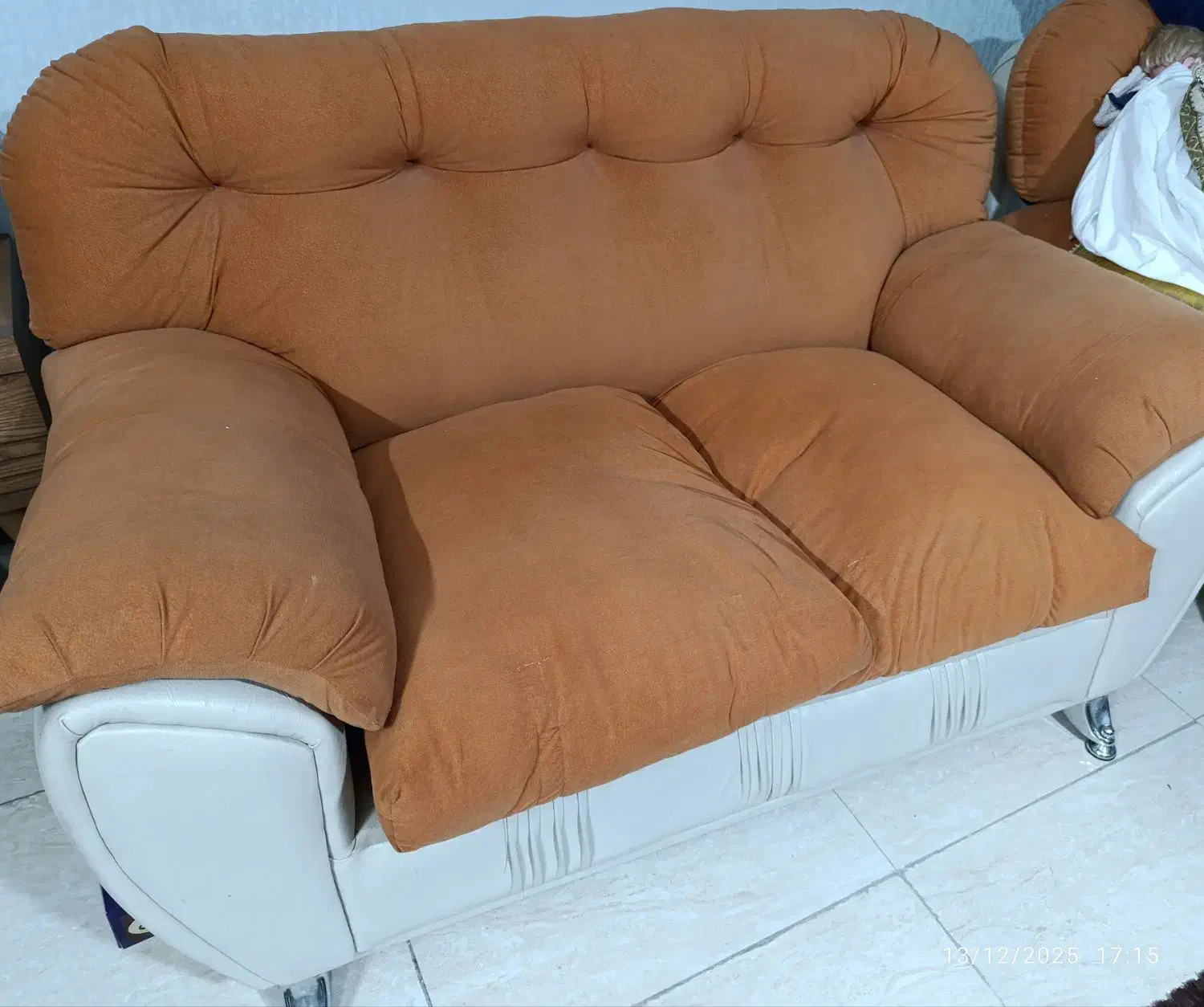 مبل راحتی|مبلمان خانگی و میز عسلی|اصفهان, سیچان|دیوار